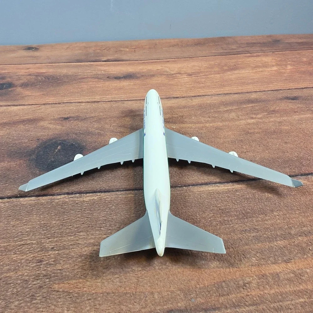 Air New Zealand Boeing 747-400 Airplane Model OS White Excellent Pacific Wave